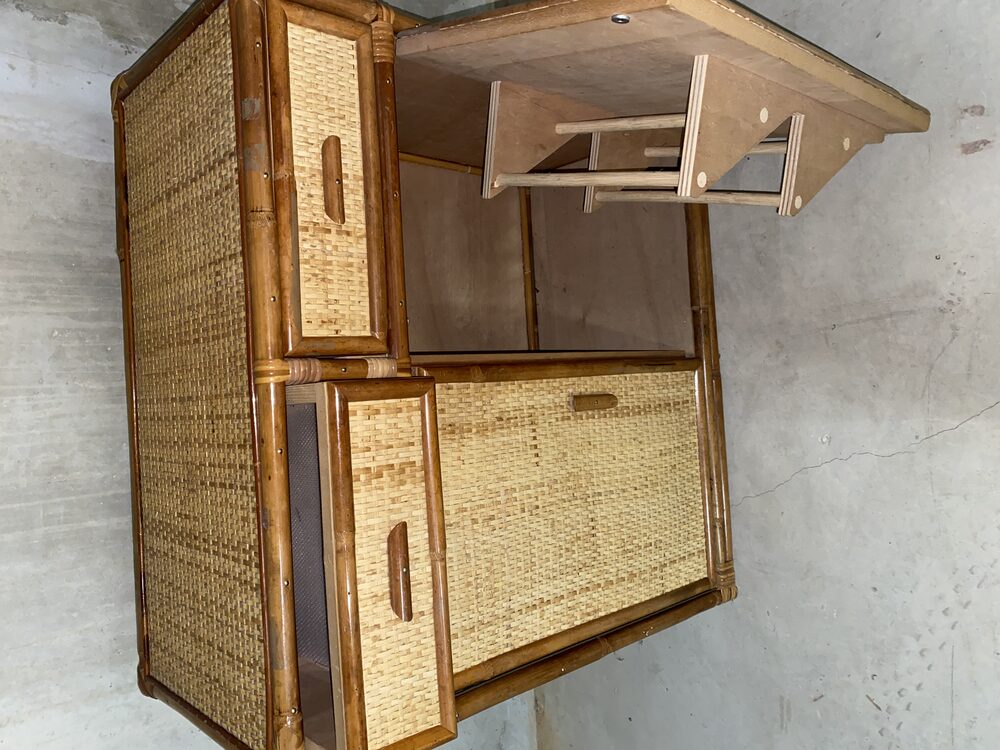 Meuble de rangement en rotin et bambou avec tiroirs
